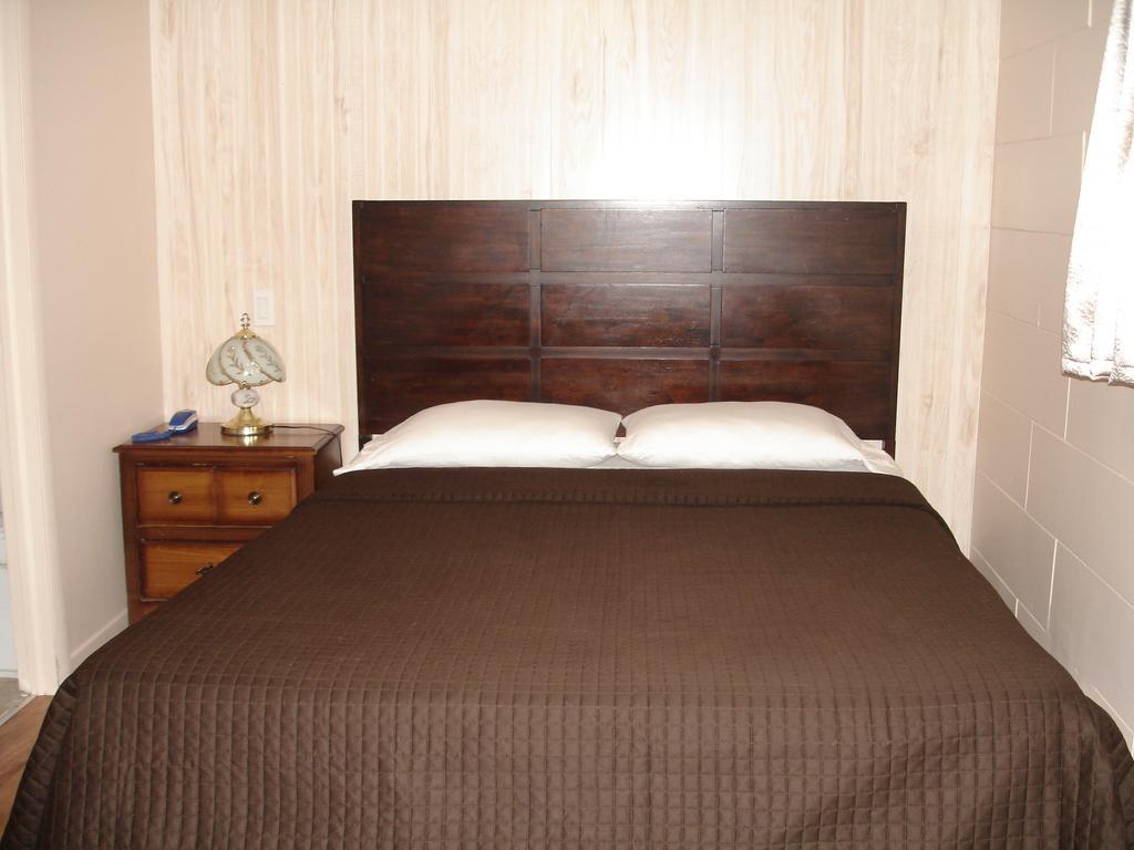 Motel Belair Rigaud Bagian luar foto